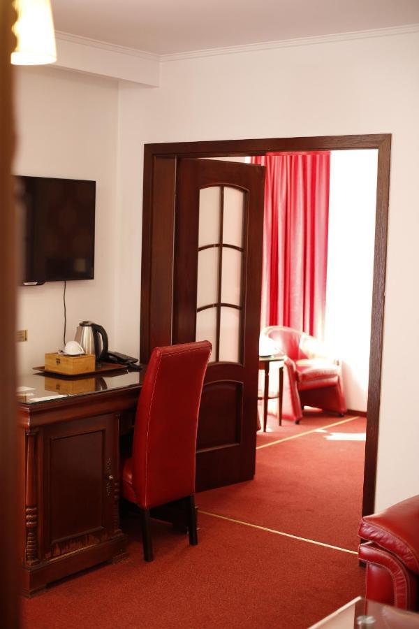 Hotel Bulevard Fagaras Exterior photo