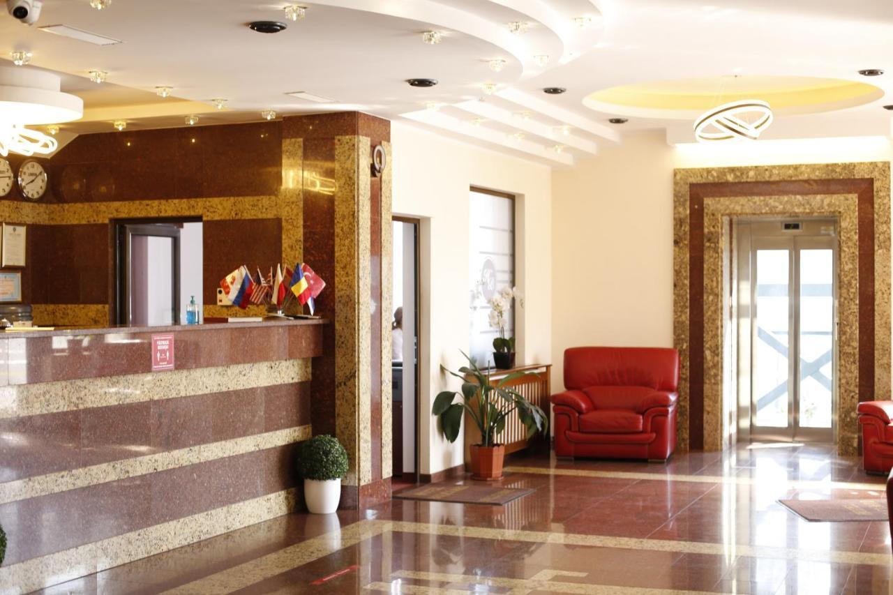 Hotel Bulevard Fagaras Exterior photo