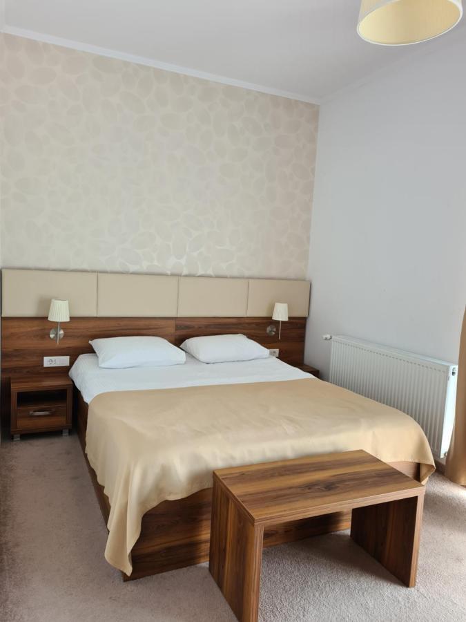 Hotel Bulevard Fagaras Exterior photo
