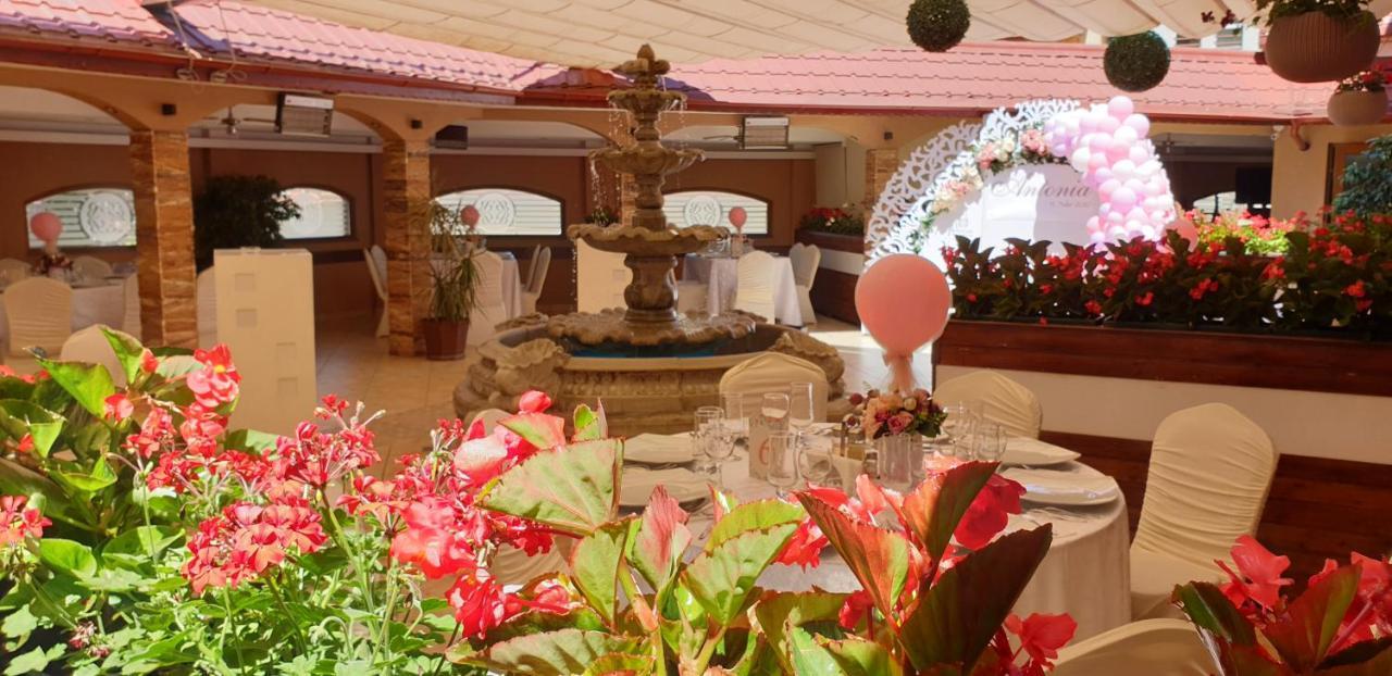 Hotel Bulevard Fagaras Exterior photo