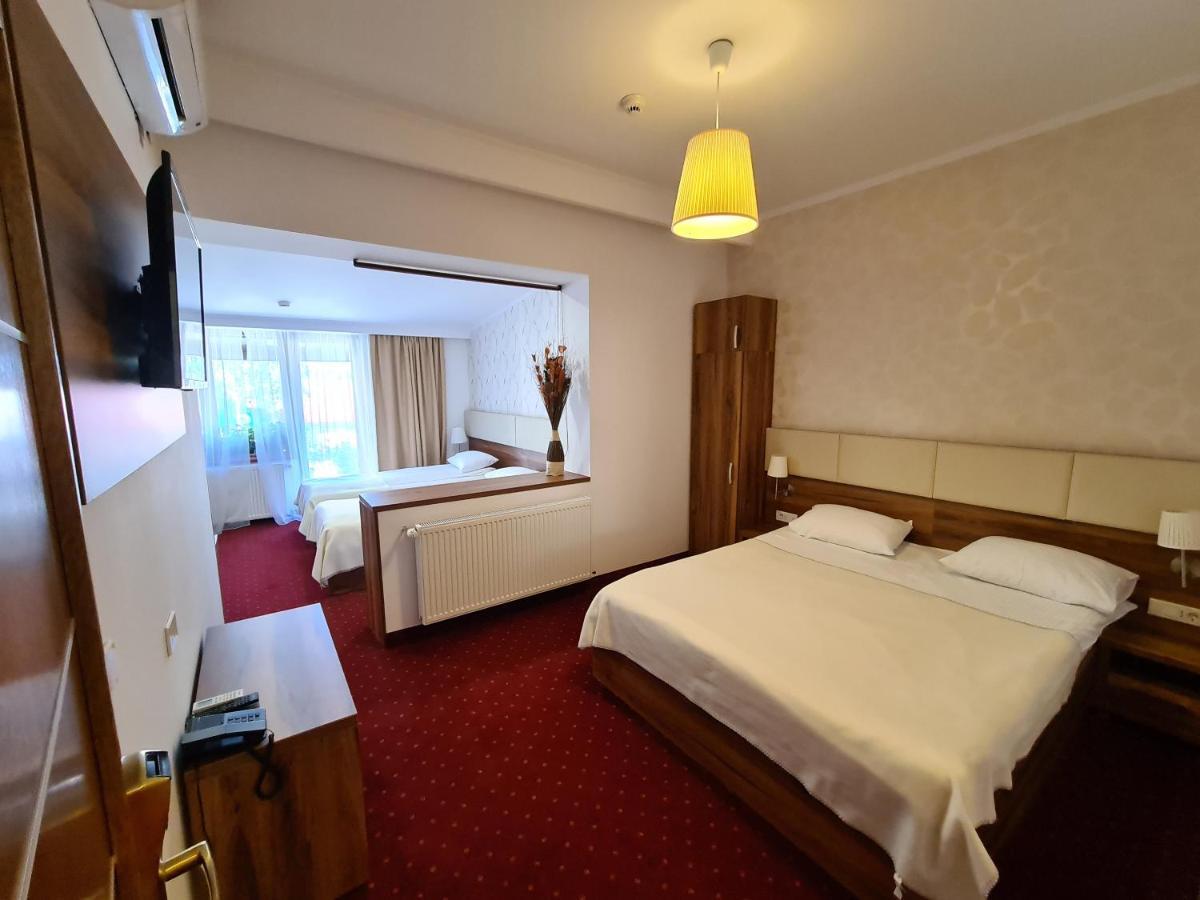 Hotel Bulevard Fagaras Exterior photo