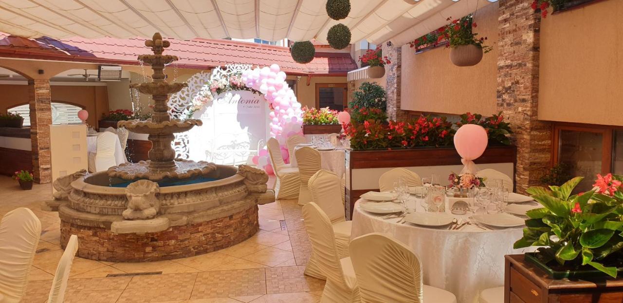 Hotel Bulevard Fagaras Exterior photo