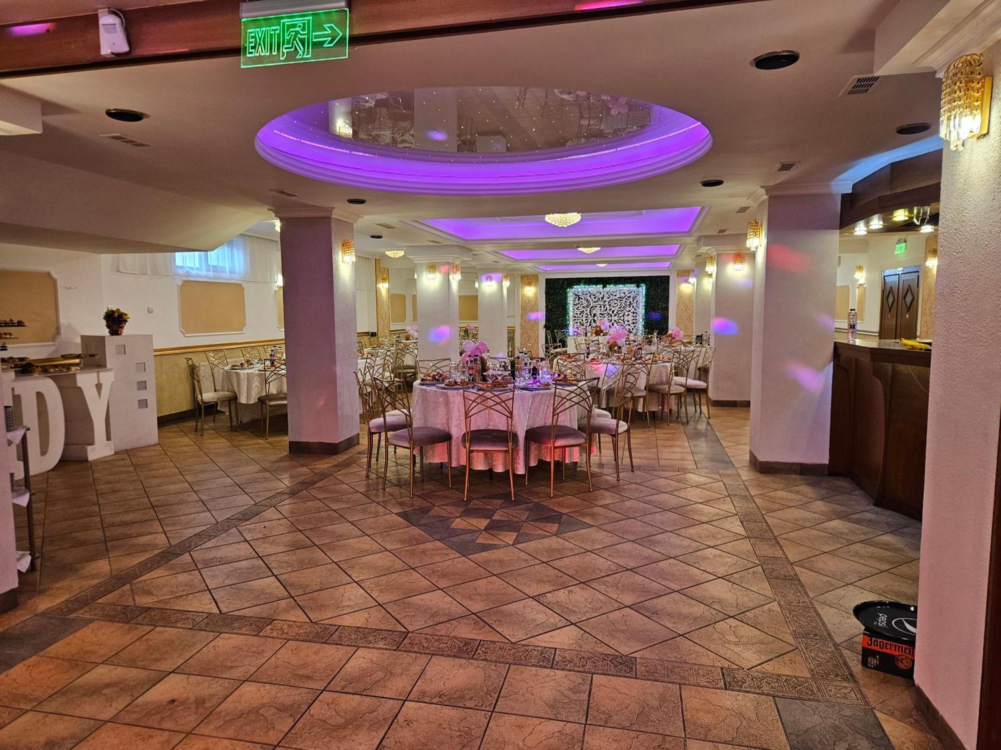 Hotel Bulevard Fagaras Exterior photo