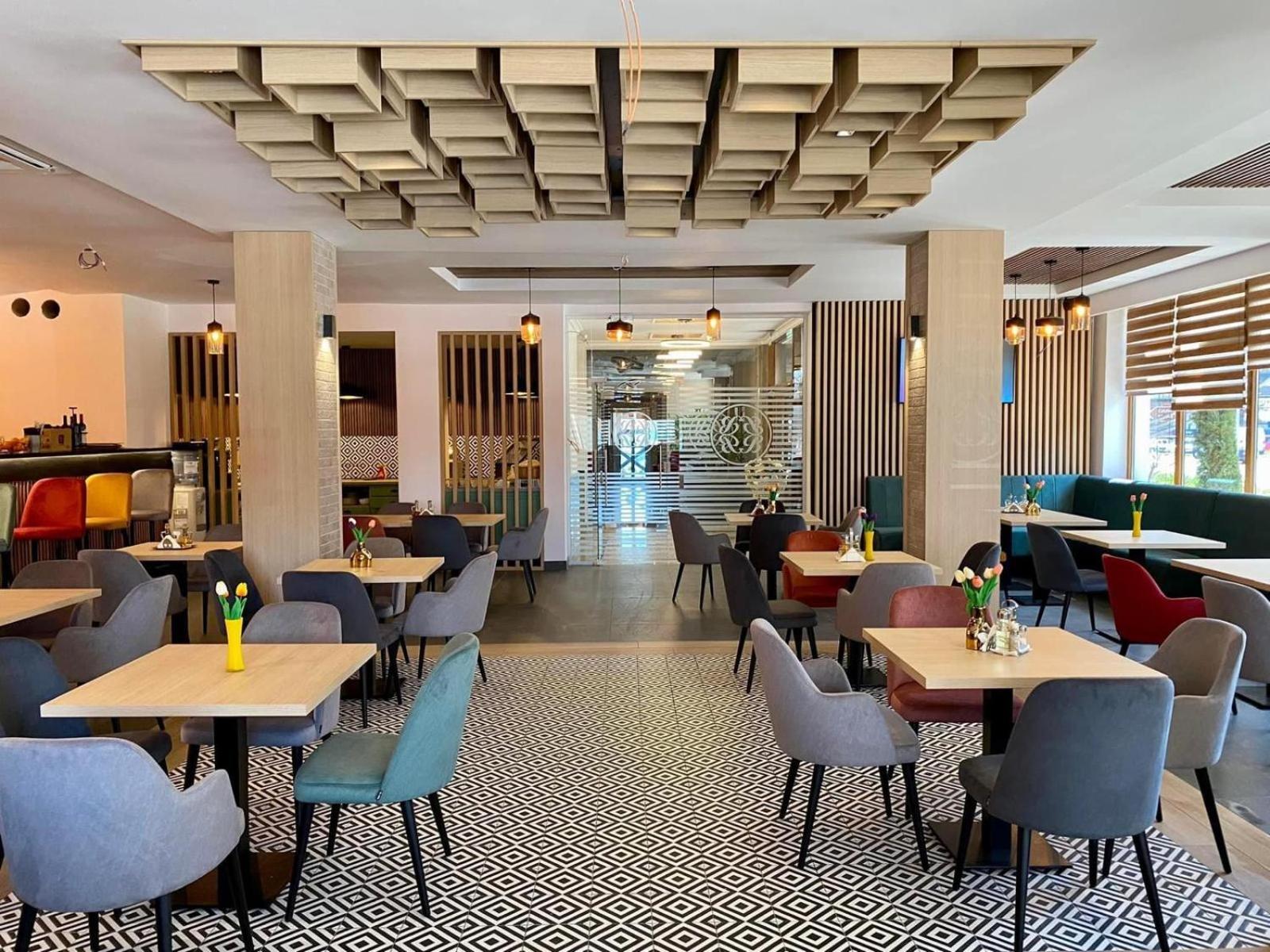 Hotel Bulevard Fagaras Exterior photo